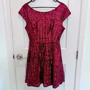 Berry Wine Red Prom HOCO Sequin Sparkly Short Dress Size 13/14 Deep V Backless